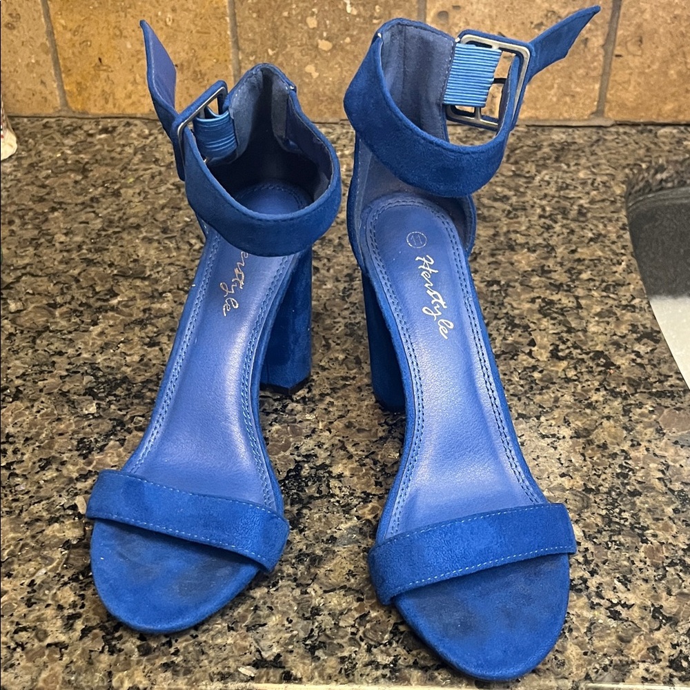 Her style Blue Heels sz 11 NEW